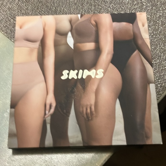 Skims Core Control Briefs - Picture 3 of 3